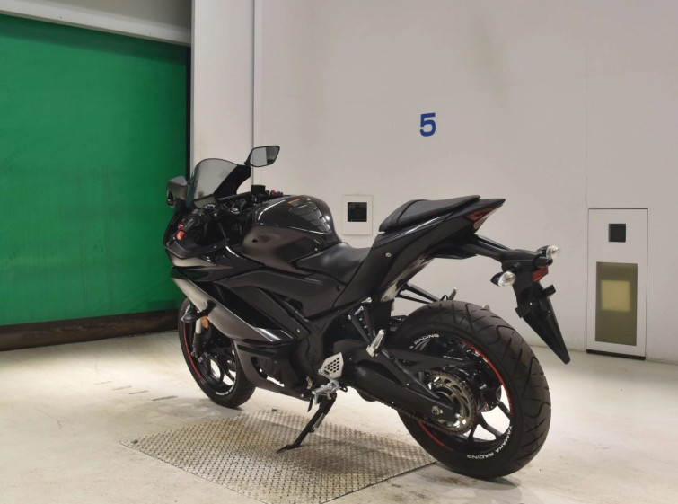 Мотоцикл Yamaha YZFR25 с пробегом 9866 km