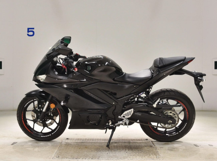 Мотоцикл Yamaha YZFR25 с пробегом 9866 km