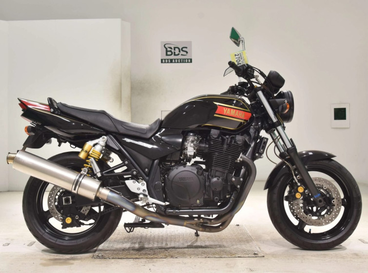 Мотоцикл Yamaha XJR1300 з пробігом 8605 km