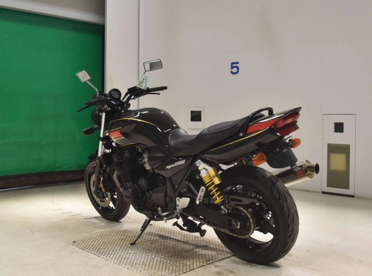 Мотоцикл Yamaha XJR1300 з пробігом 8605 km