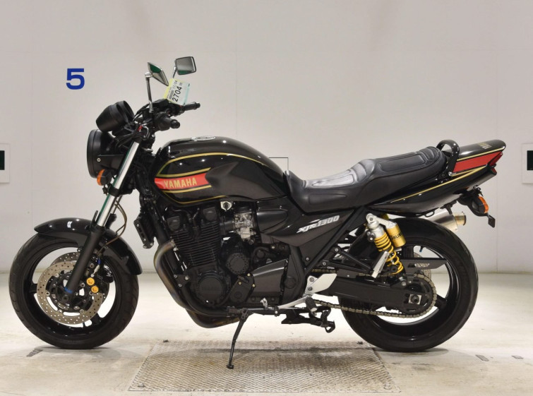 Мотоцикл Yamaha XJR1300 з пробігом 8605 km