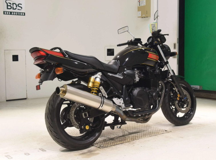 Мотоцикл Yamaha XJR1300 з пробігом 8605 km