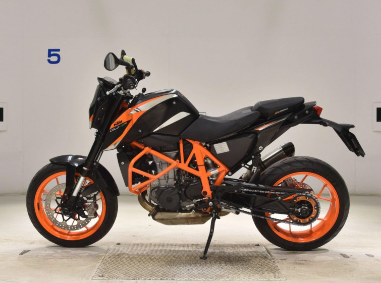 Мотоцикл KTM 690 DUKE з пробігом 4141 km