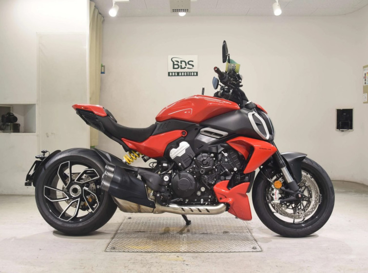 Мотоцикл Ducati DIAVEL V4 с пробегом 478 km