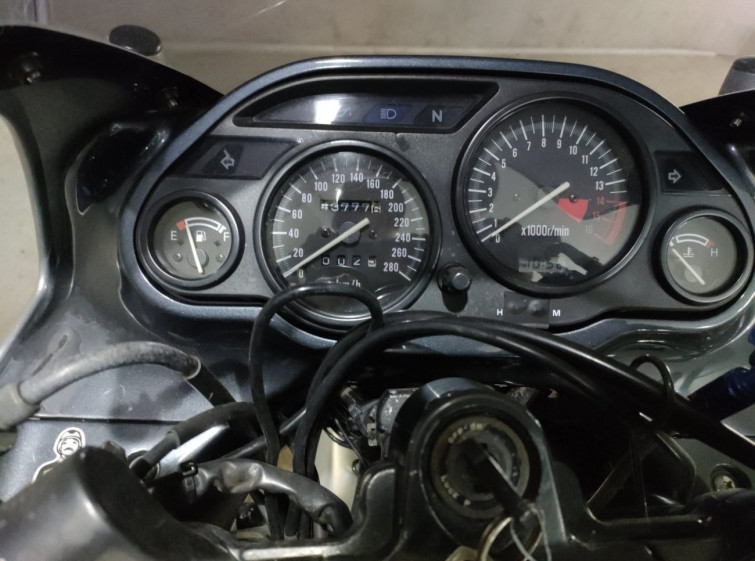 Мотоцикл Kawasaki ZZ-R600 з пробігом 43776 km