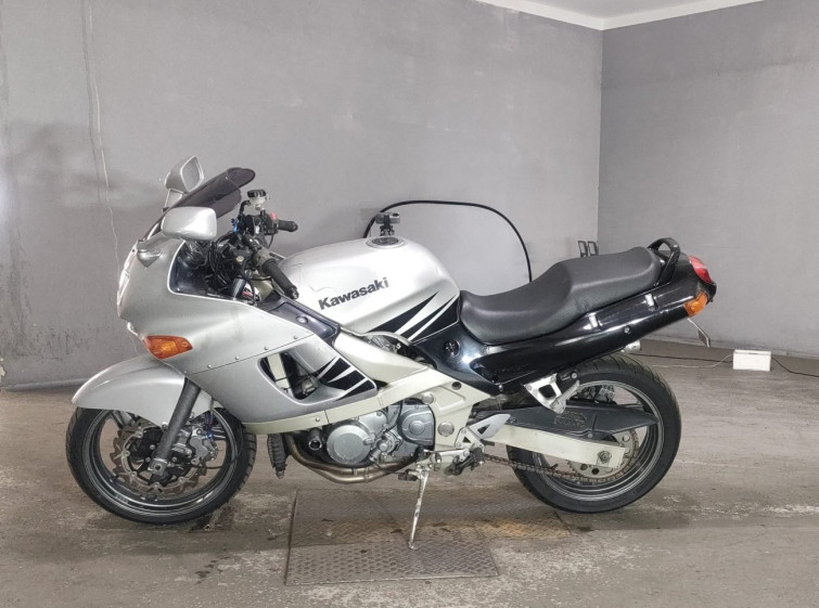 Мотоцикл Kawasaki ZZ-R600 з пробігом 43776 km