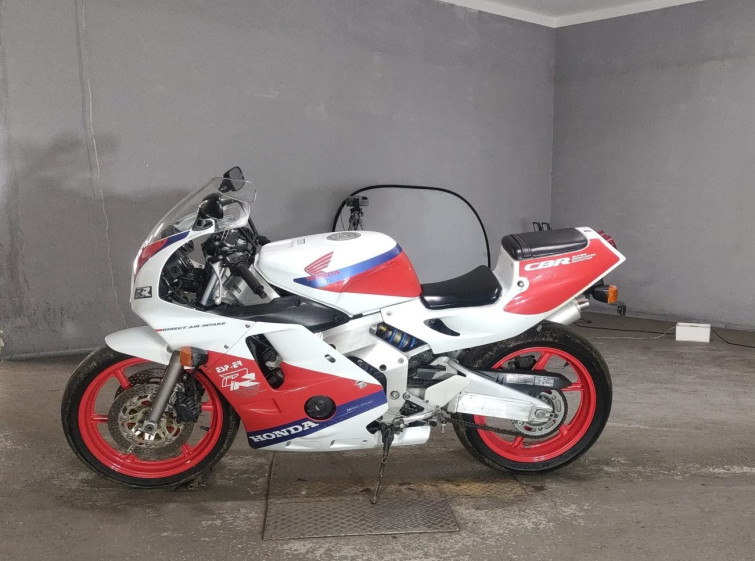 Мотоцикл Honda CBR250RR с пробегом 17042 km