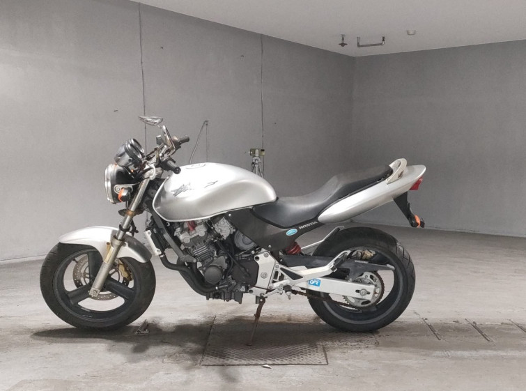 Мотоцикл Honda HORNET 250 с пробегом 4005 km