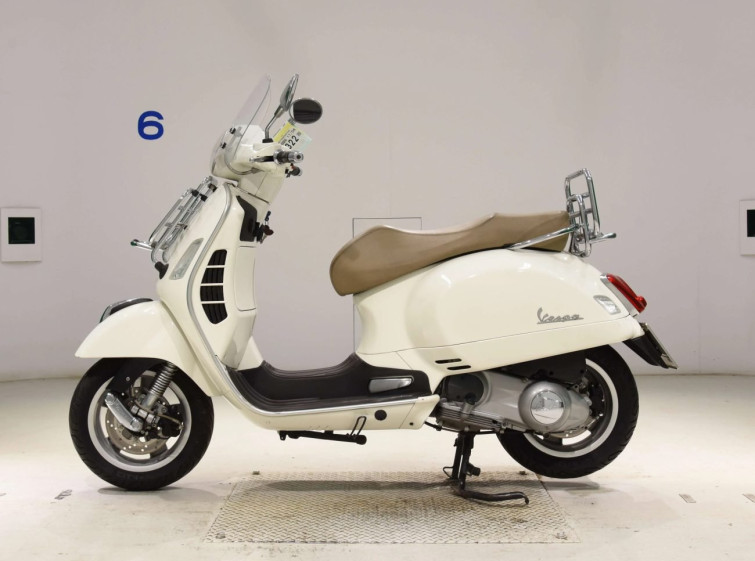 Мотоцикл Vespa GTS250IE с пробегом 7041 km