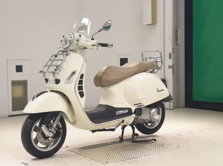 Мотоцикл Vespa GTS250IE с пробегом 7041 km