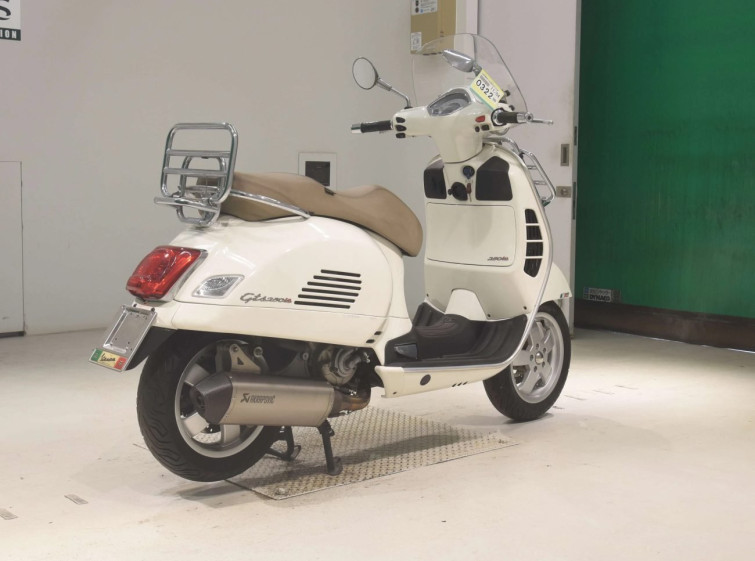 Мотоцикл Vespa GTS250IE с пробегом 7041 km
