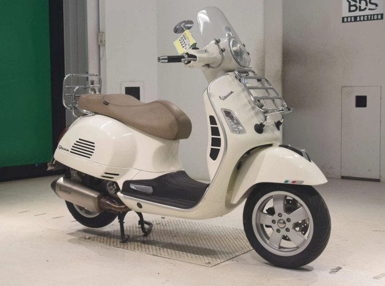 Мотоцикл Vespa GTS250IE с пробегом 7041 km