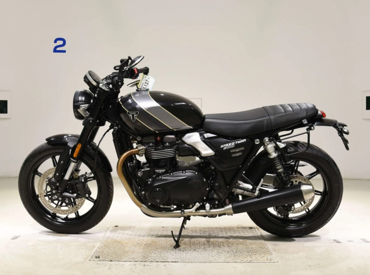Мотоцикл Triumph SPEED TWIN с пробегом 7642 km