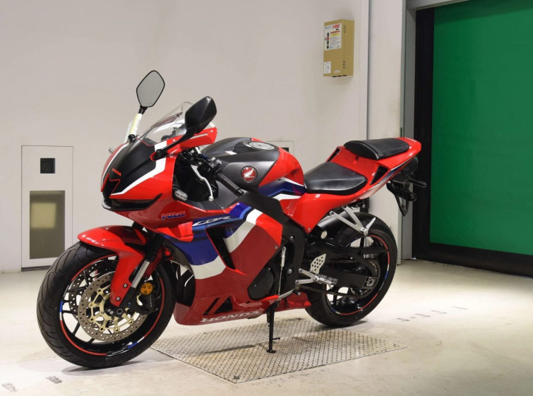 Мотоцикл Honda CBR600RR с пробегом 9966 km