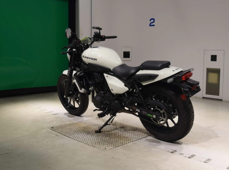 Мотоцикл Kawasaki ELIMINATOR 400SE з пробігом 1647 km