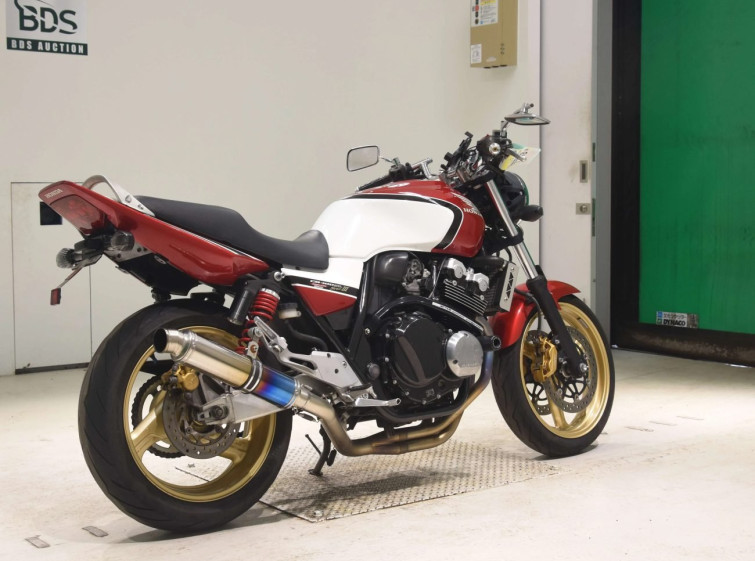 Мотоцикл Honda CB400SFV с пробегом 23562 km