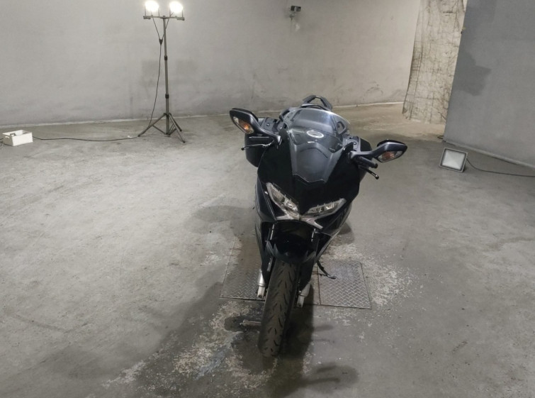 Мотоцикл Honda VFR800F з пробігом 100016 km