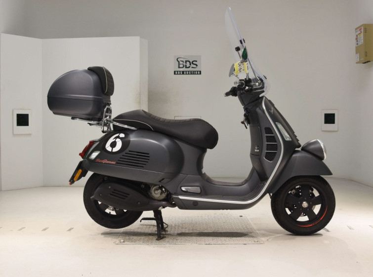 Мотоцикл Vespa GTS300 SUPER с пробегом 8320 km