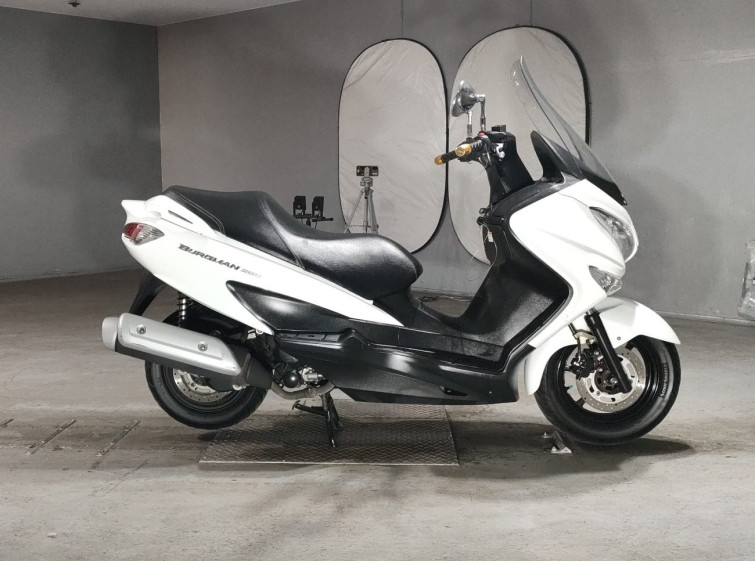 Мотоцикл Suzuki BURGMAN 200 з пробігом 87711 km