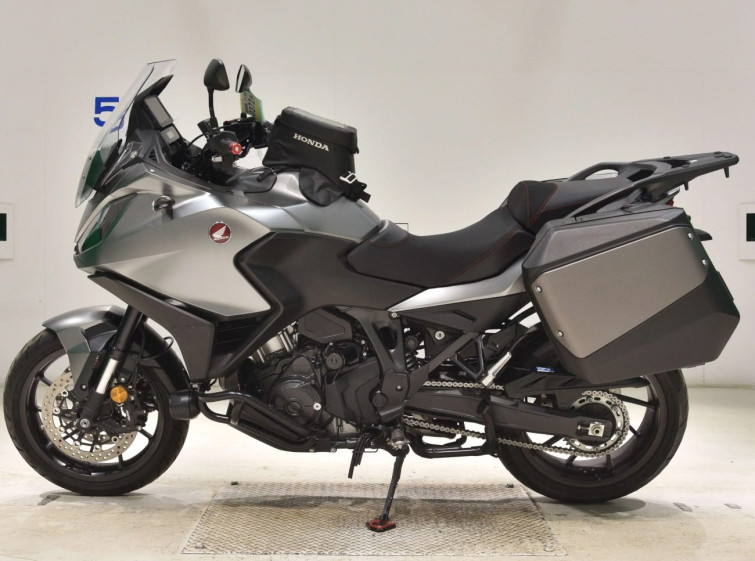 Мотоцикл Honda NT1100 з пробігом 6877 km