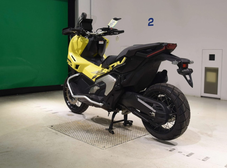Мотоцикл Honda X-ADV750-2 з пробігом 4881 km
