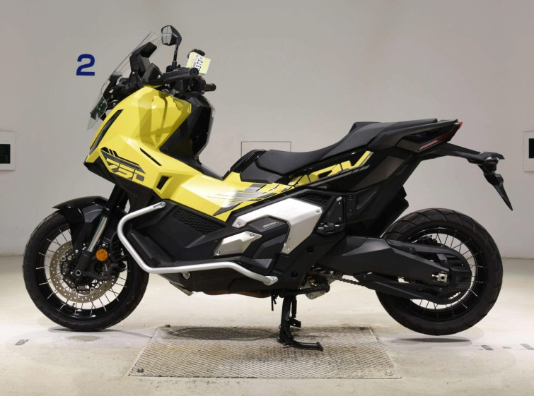 Мотоцикл Honda X-ADV750-2 з пробігом 4881 km