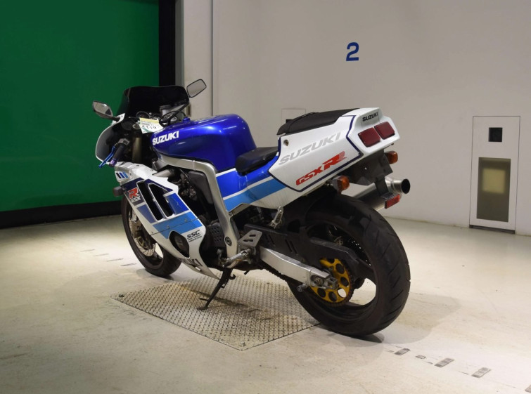 Мотоцикл Suzuki GSX-R400 з пробігом 35099 km