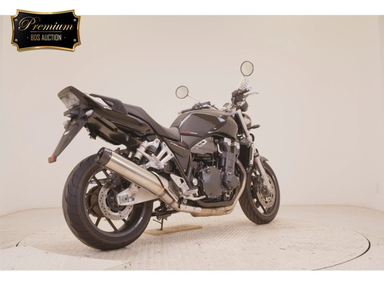 Мотоцикл Honda CB1300SF с пробегом 3945 km