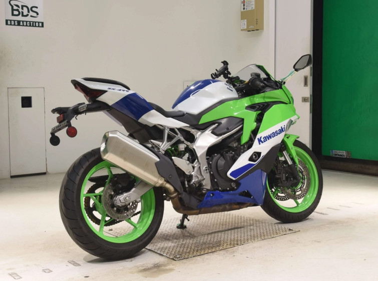 Мотоцикл Kawasaki ZX-4RR з пробігом 34576 km