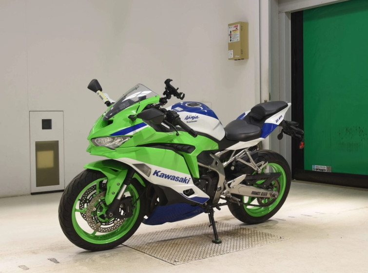 Мотоцикл Kawasaki ZX-4RR з пробігом 34576 km