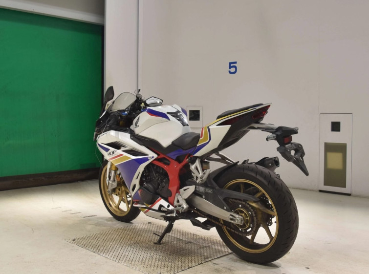 Мотоцикл Honda CBR250RR с пробегом 9202 km