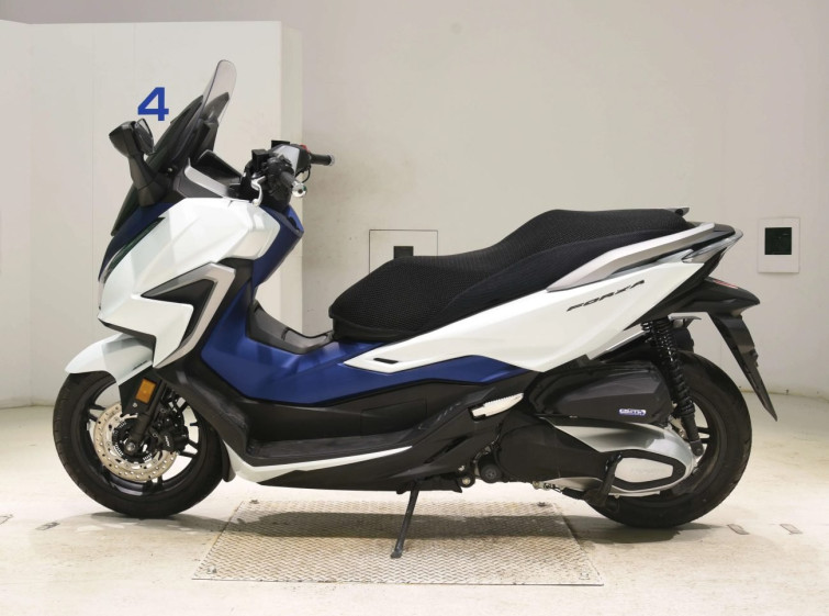 Мотоцикл Honda FORZA