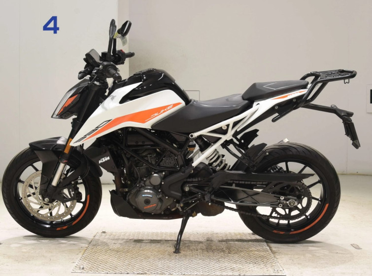 Мотоцикл KTM 390 DUKE с пробегом 21019 km