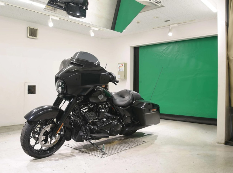 Мотоцикл HD STREET GLIDE FLHXS1870 с пробегом 52 km