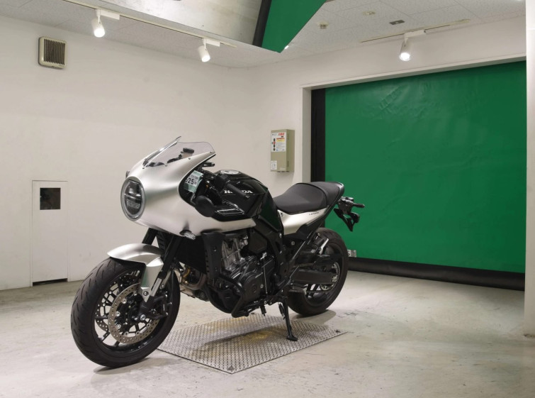 Мотоцикл Honda HAWK11