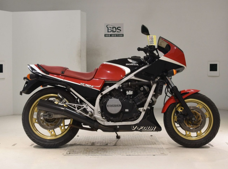 Мотоцикл Honda VF750F з пробігом 10172 km