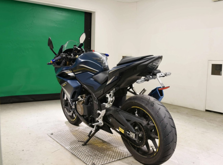 Мотоцикл Honda CBR400R