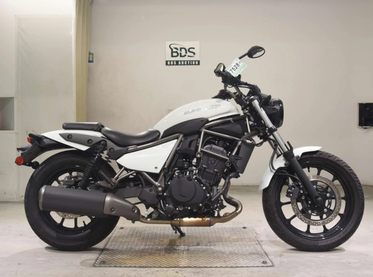 Мотоцикл Kawasaki ELIMINATOR400-3