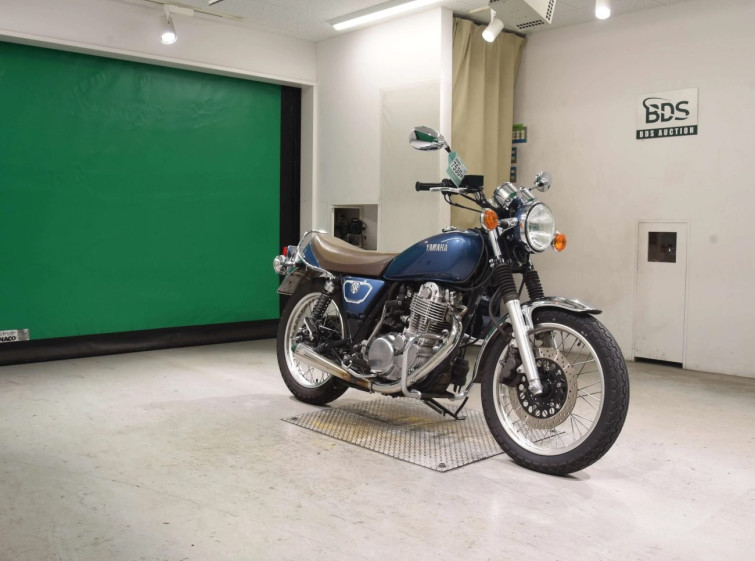Мотоцикл Yamaha SR400