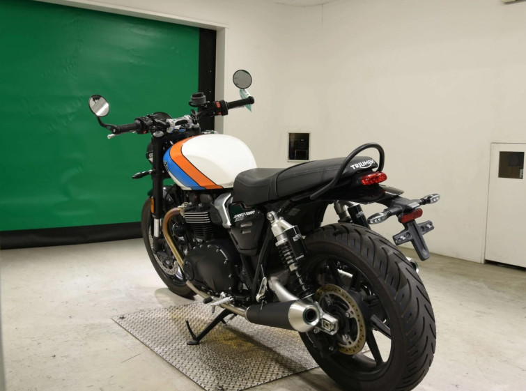 Мотоцикл Triumph SPEED TWIN 900