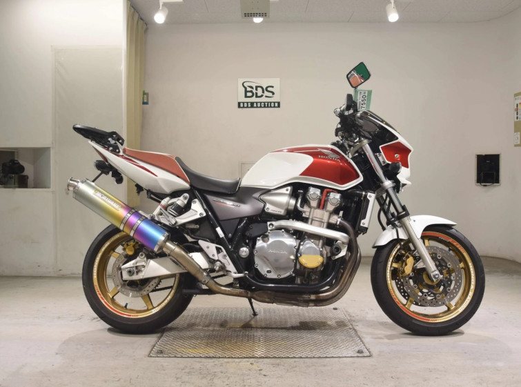 Мотоцикл Honda CB1300SF