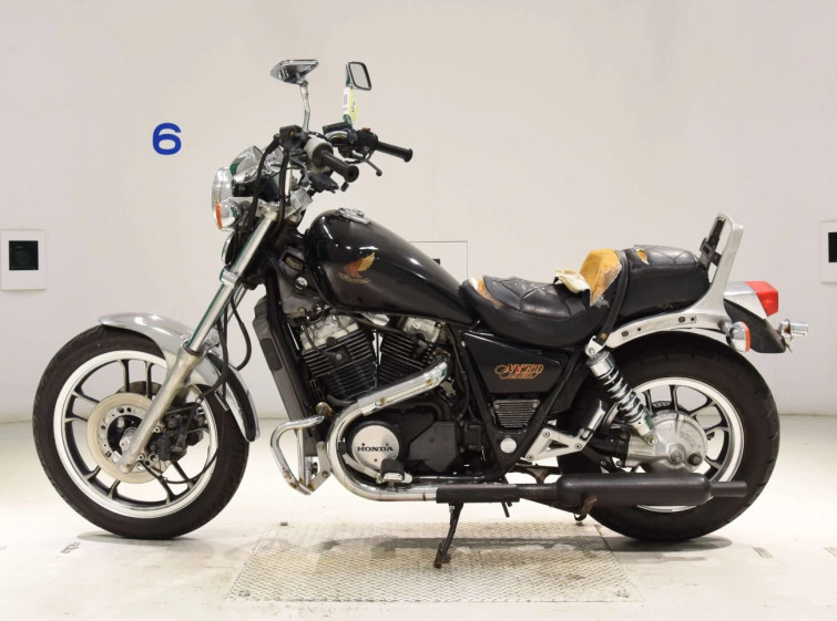 Мотоцикл Honda NV750 CUSTOM з пробігом 18623 km
