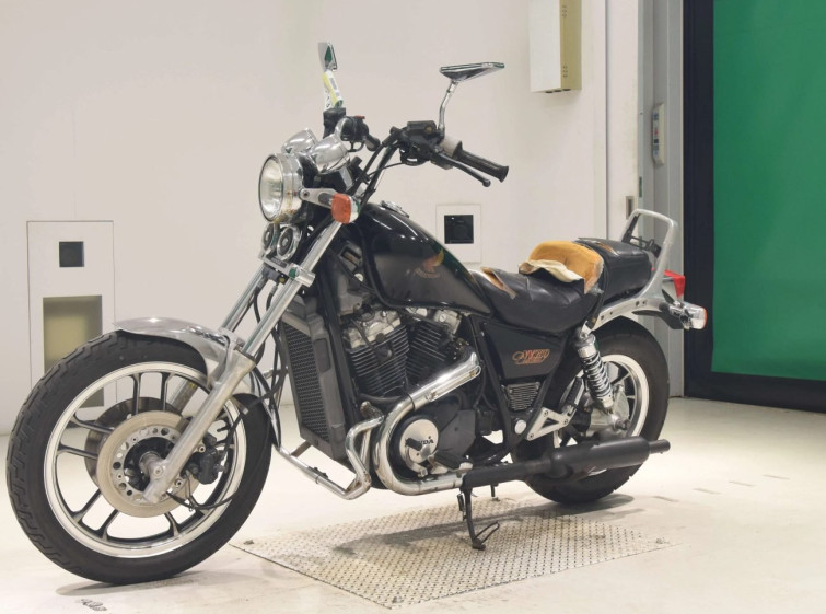 Мотоцикл Honda NV750 CUSTOM з пробігом 18623 km