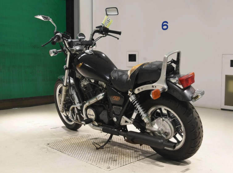 Мотоцикл Honda NV750 CUSTOM з пробігом 18623 km