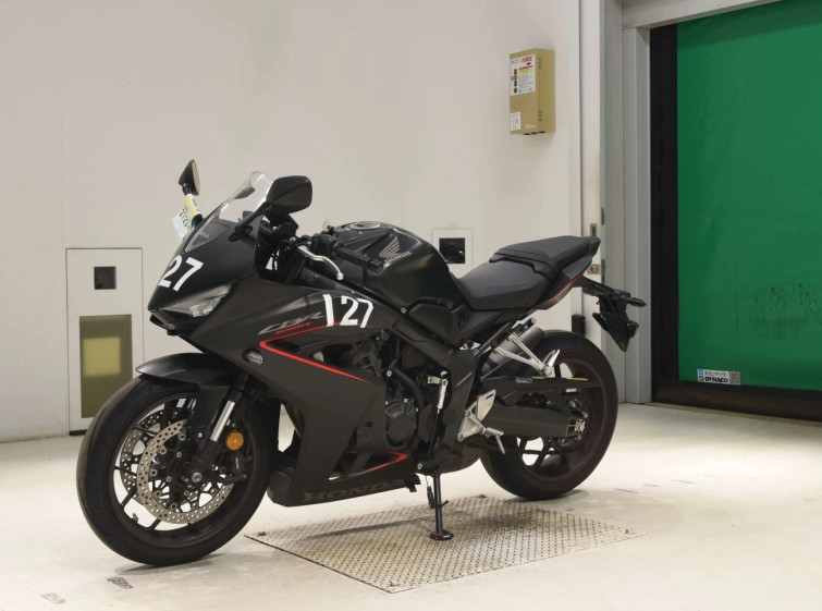 Мотоцикл Honda CBR650R з пробігом 27319 km