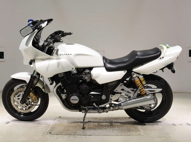 Мотоцикл Yamaha XJR1200R з пробігом 28099 km