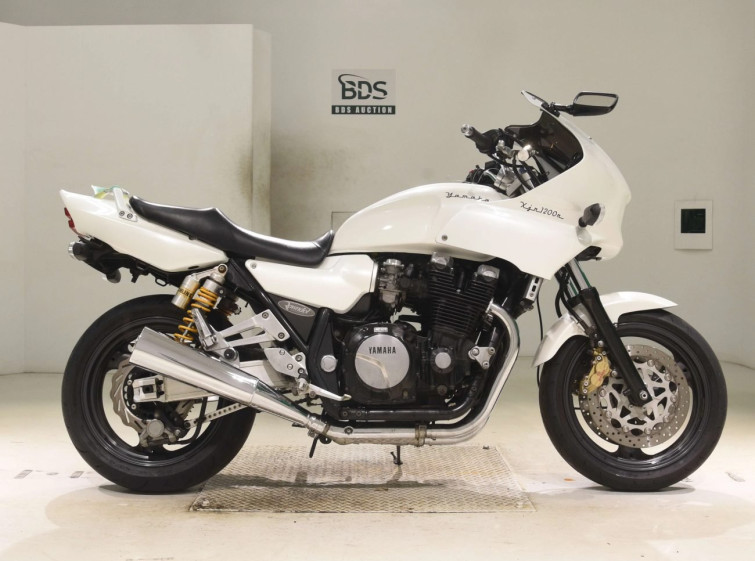 Мотоцикл Yamaha XJR1200R з пробігом 28099 km