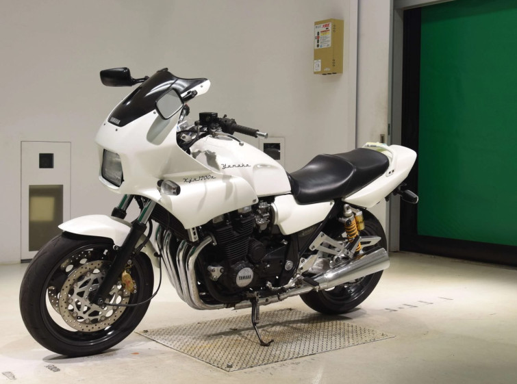 Мотоцикл Yamaha XJR1200R з пробігом 28099 km