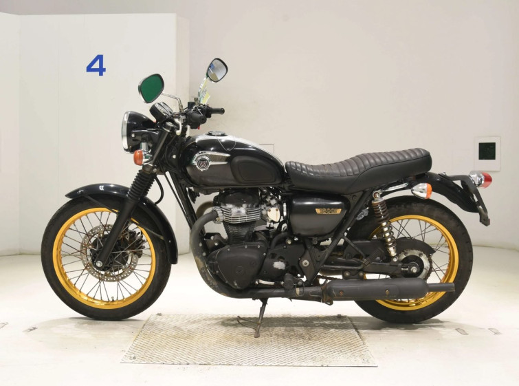 Мотоцикл Kawasaki W800 з пробігом 35162 km
