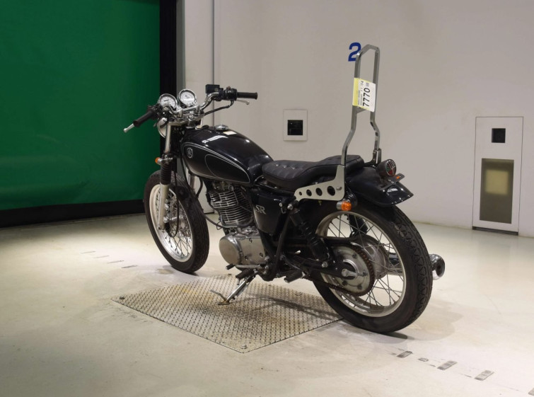 Мотоцикл Yamaha SR400 с пробегом 12700 km